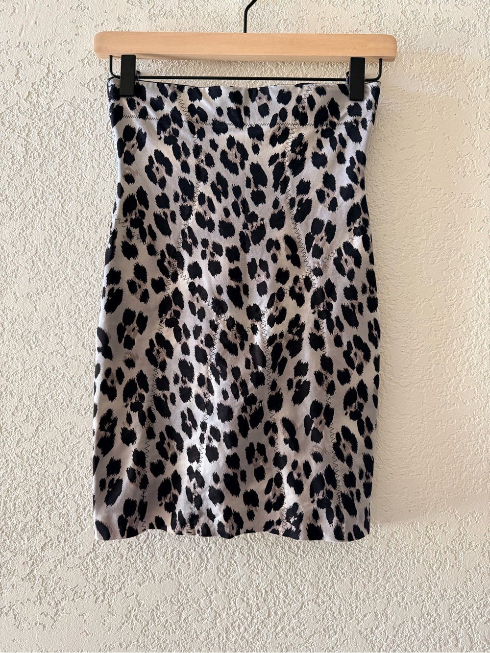 VICTORIA’S SECRET Body by Victoria Ooh La La Leopard Print Shaper Miniskirt Sz M